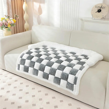 Dog Couch Cover Winter Plush Warm Checkered Washable Pet Mat Comfortable Soft Cats Puppy Bedding Pad Sleeping Supplies